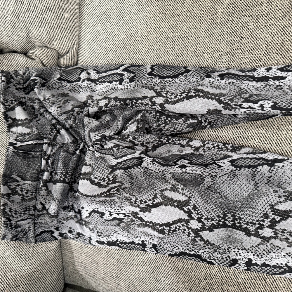 Lici Fit Python Grounded Set. Comes In Set - image 4